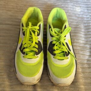 Nike Air Max Pre-Owned Women’s size 8 Lime Green, gray and white running shoes